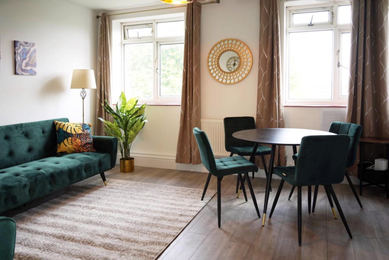 Sophie Place In Vauxhall - 3 Double Beds, 1 Sofa Bed, Spacious Londen