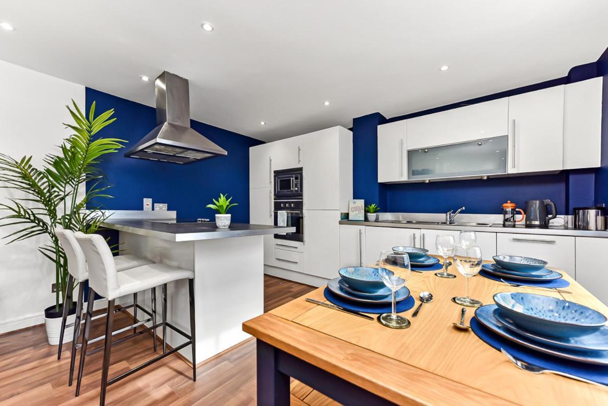 Spacious Cosy 2 Bed Flat, Leilighet *