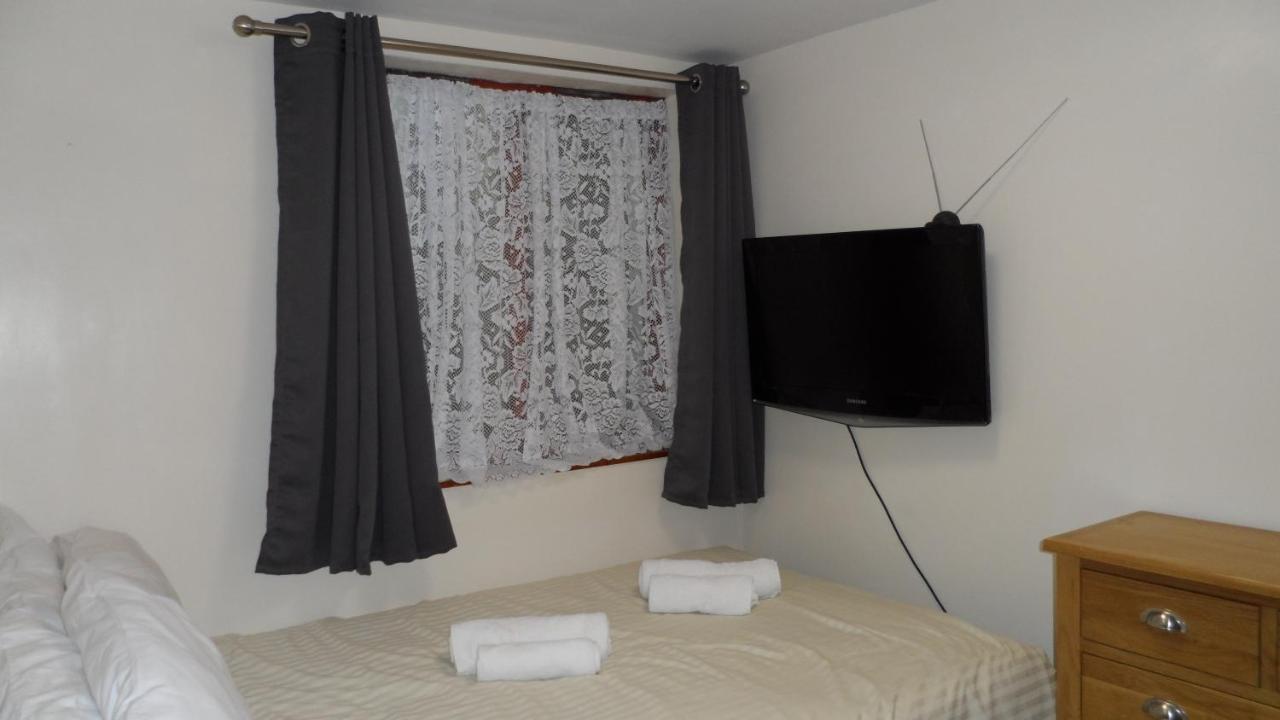 Bubblesbnb 7 Bedroom House, 16 Beds, Sleeps 22 Vakantiehuis *