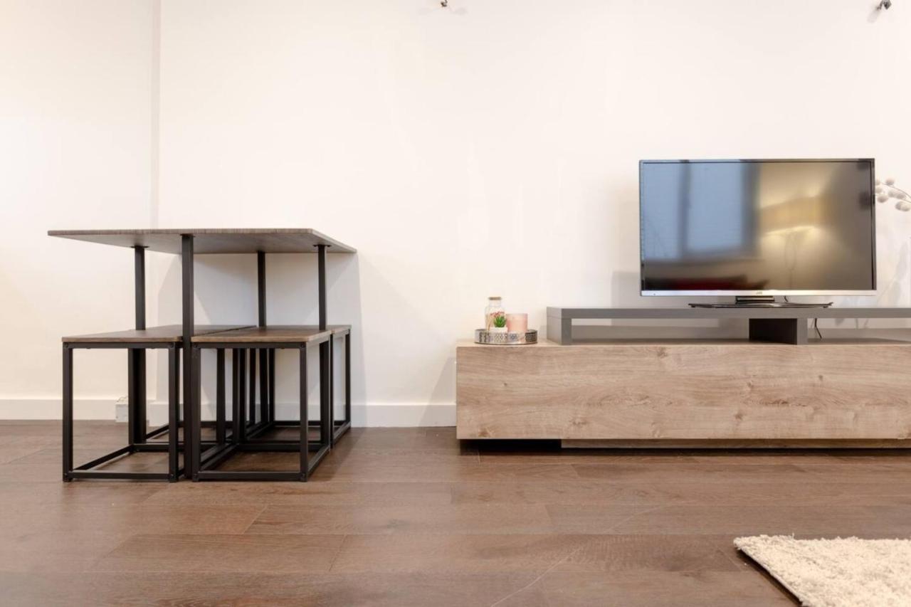 Apartment Modern Flat In The Heart Of West