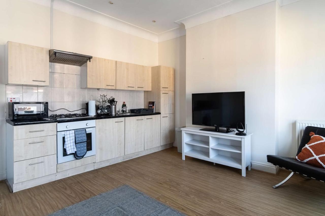 Two Bedroom In Tooting London