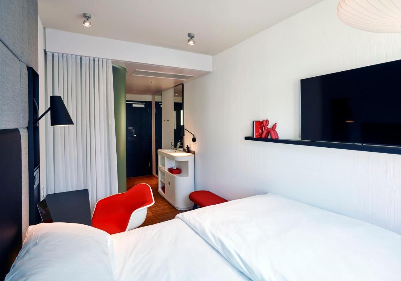 Citizenm Victoria Station Hotel 4*