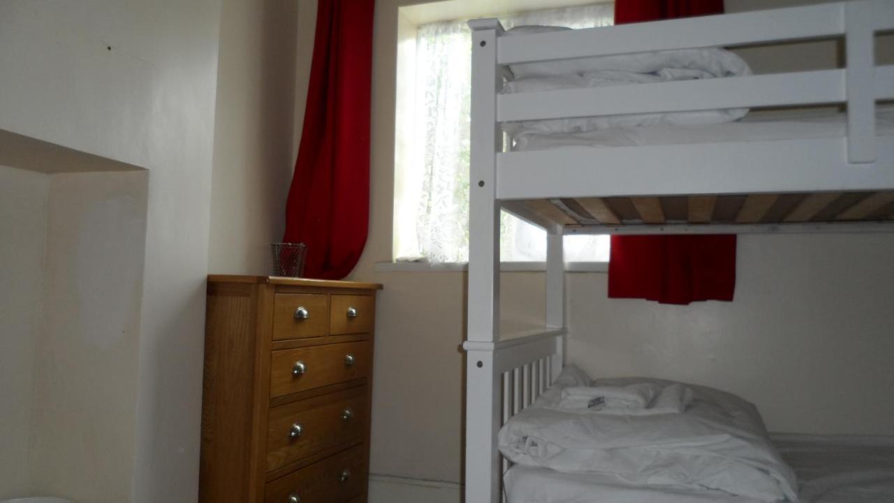 Vakantiehuis Bubblesbnb 7 Bedroom House, 16 Beds, Sleeps 22 *