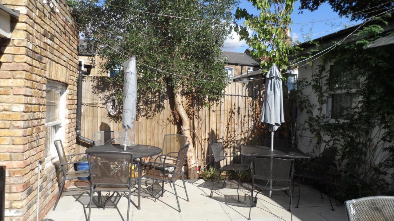 Vakantiehuis Bubblesbnb 7 Bedroom House, 16 Beds, Sleeps 22