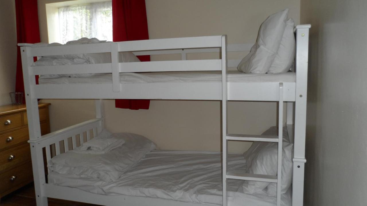 Vakantiehuis Bubblesbnb 7 Bedroom House, 16 Beds, Sleeps 22