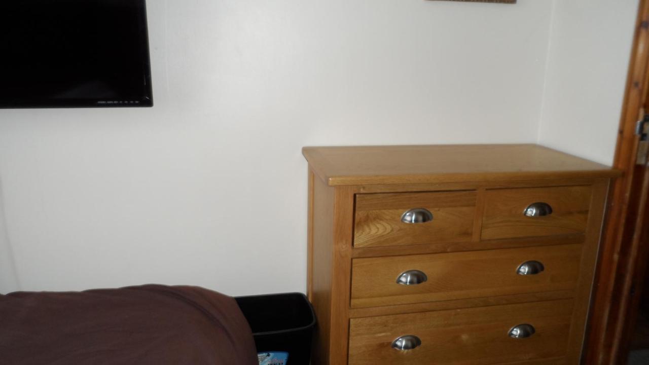 Bubblesbnb 7 Bedroom House, 16 Beds, Sleeps 22 Vakantiehuis Londen