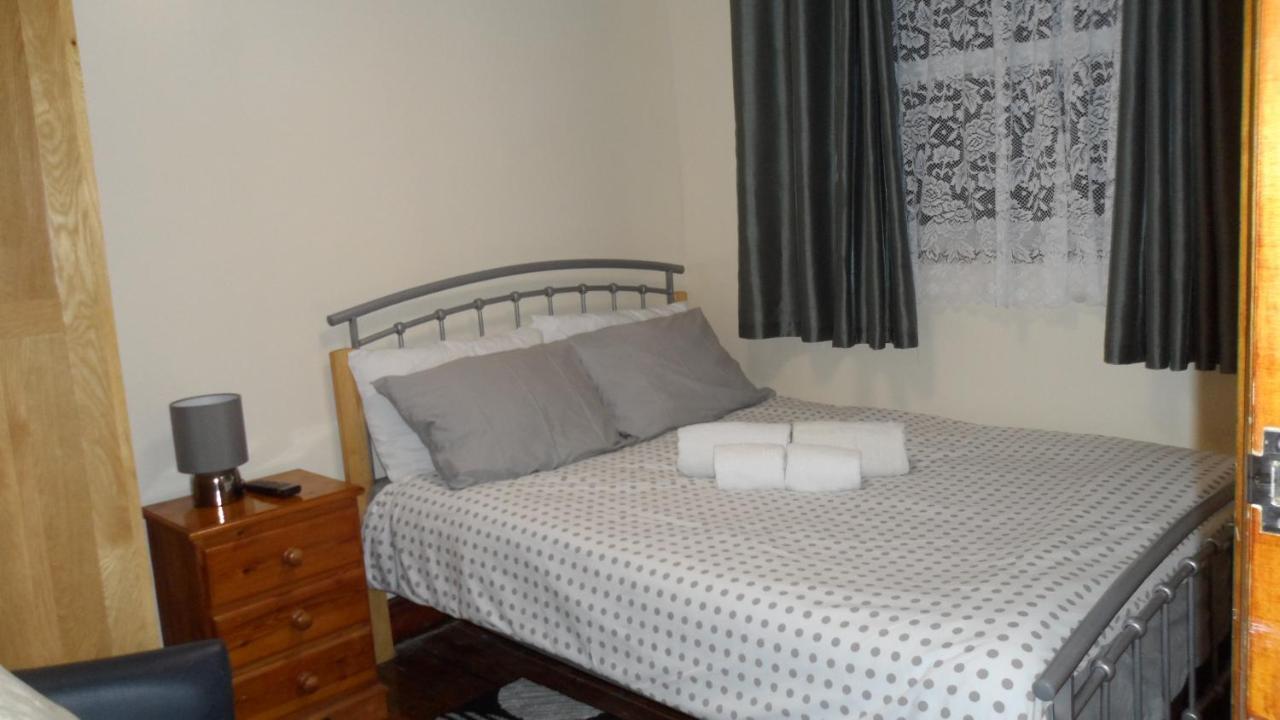 Vakantiehuis Bubblesbnb 7 Bedroom House, 16 Beds, Sleeps 22
