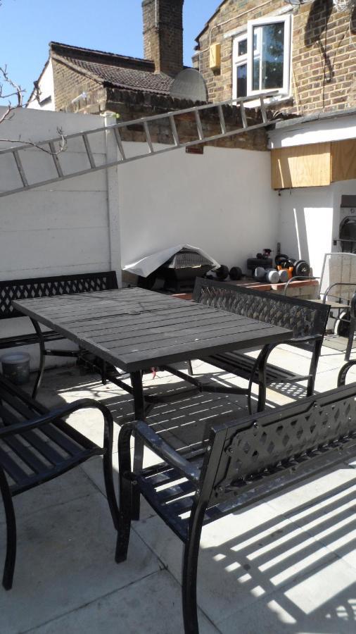 Bubblesbnb 7 Bedroom House, 16 Beds, Sleeps 22 Vakantiehuis