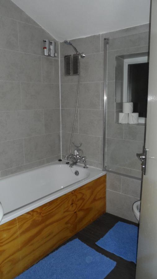 Bubblesbnb 7 Bedroom House, 16 Beds, Sleeps 22 Vakantiehuis