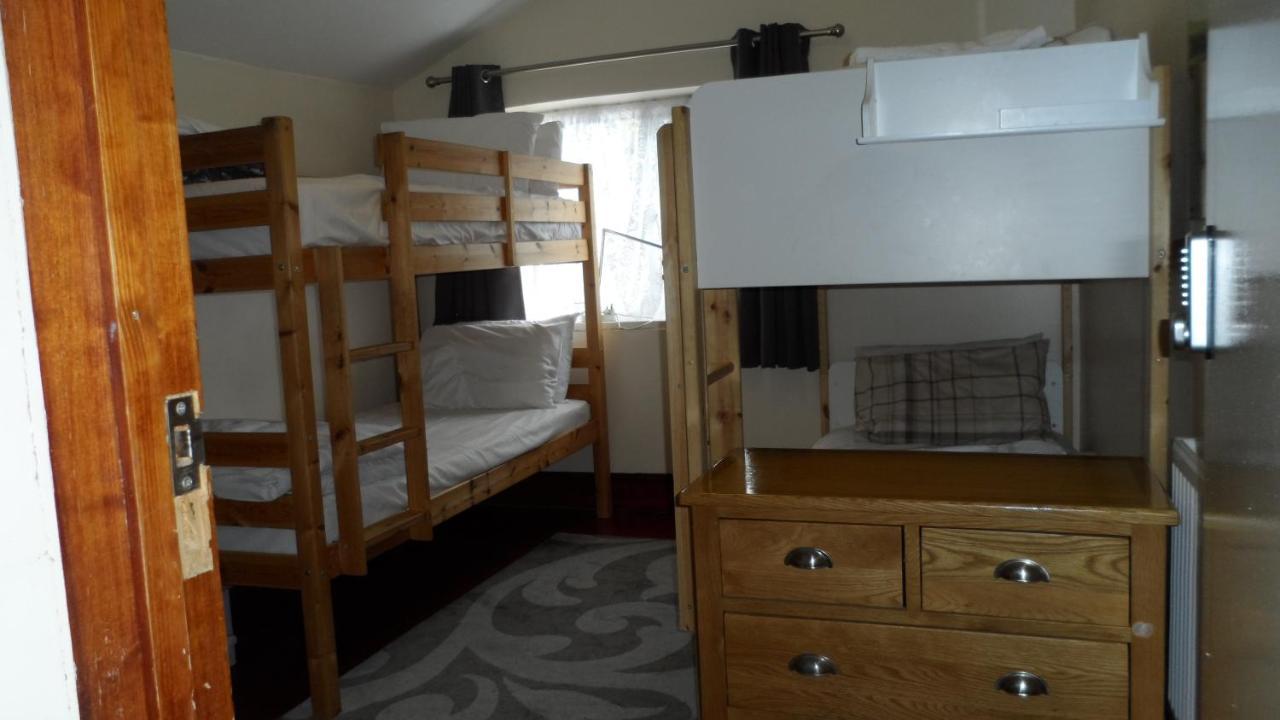 Bubblesbnb 7 Bedroom House, 16 Beds, Sleeps 22 * Londen