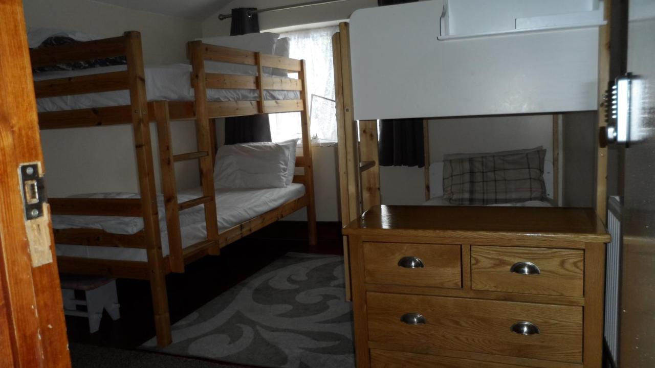 Vakantiehuis Bubblesbnb 7 Bedroom House, 16 Beds, Sleeps 22