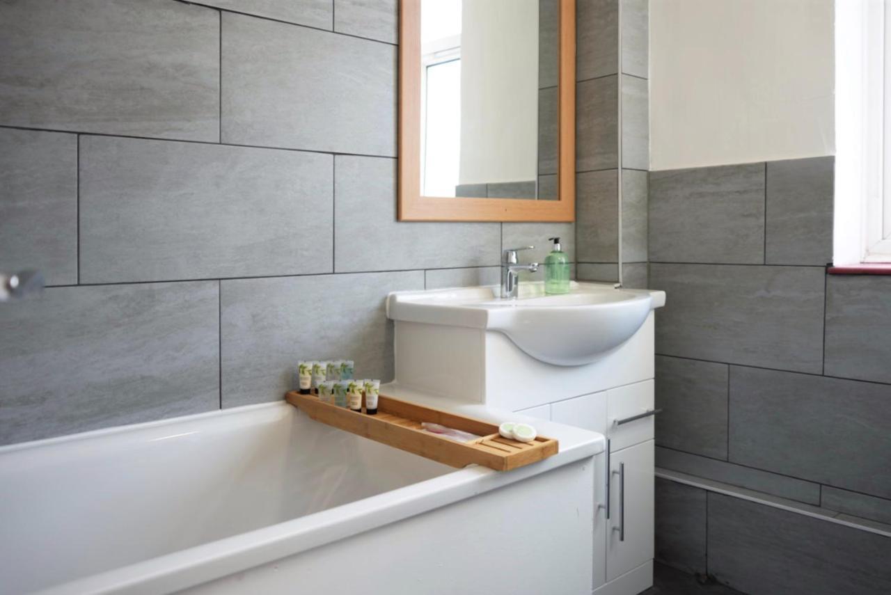 Sophie Place In Vauxhall - 3 Double Beds, 1 Sofa Bed, Spacious Appartement