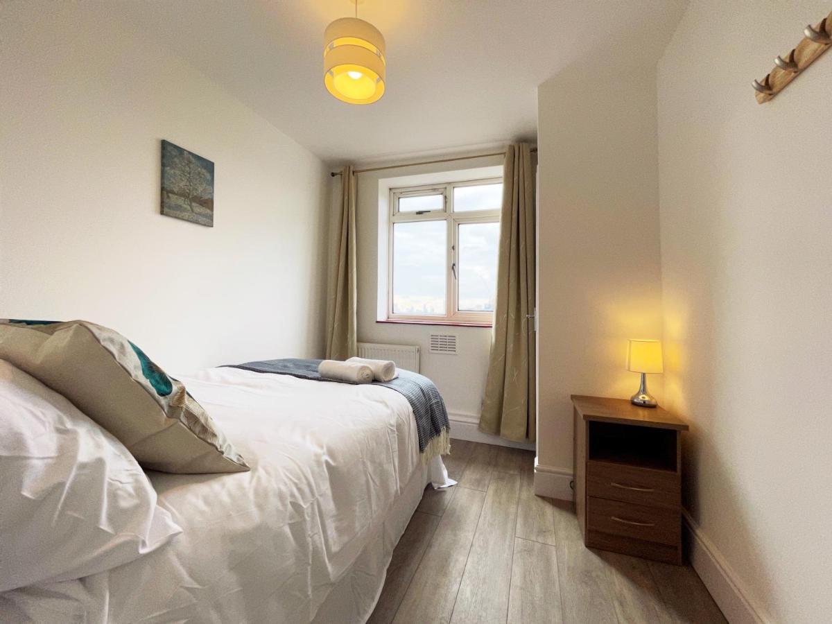 Sophie Place In Vauxhall - 3 Double Beds, 1 Sofa Bed, Spacious Londen
