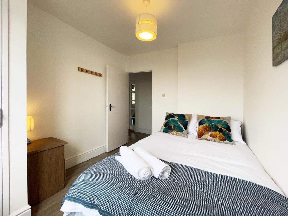 Sophie Place In Vauxhall - 3 Double Beds, 1 Sofa Bed, Spacious Appartement Londen