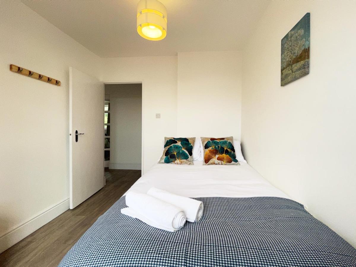 Sophie Place In Vauxhall - 3 Double Beds, 1 Sofa Bed, Spacious * Londen