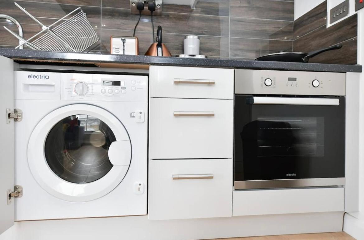 Lovely 2 Bedroom Serviced Penthouse Battersea Park Road Apartamento