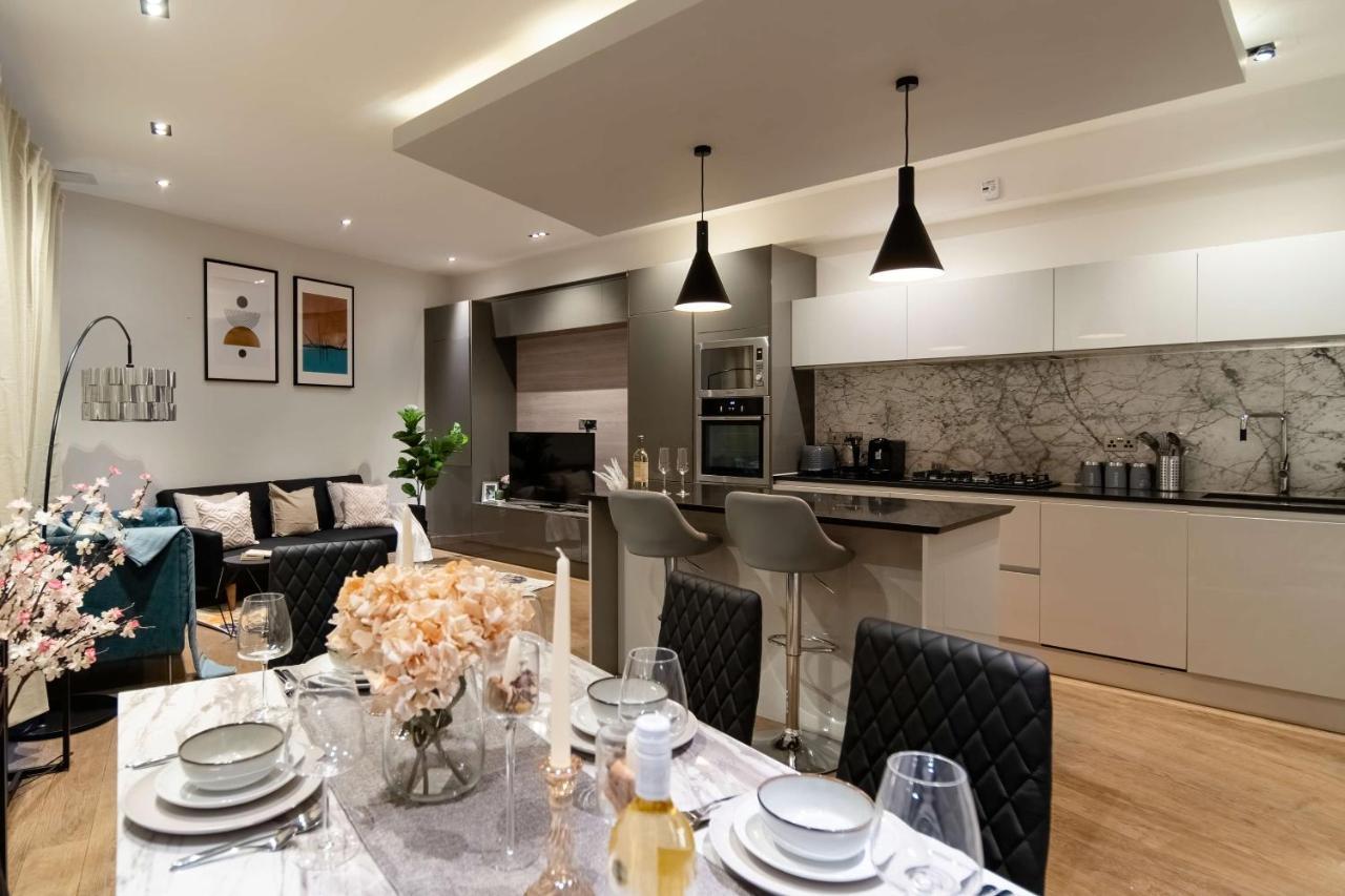 Stunning Camden House With Private Terrace & Free Parking Holiday home *
