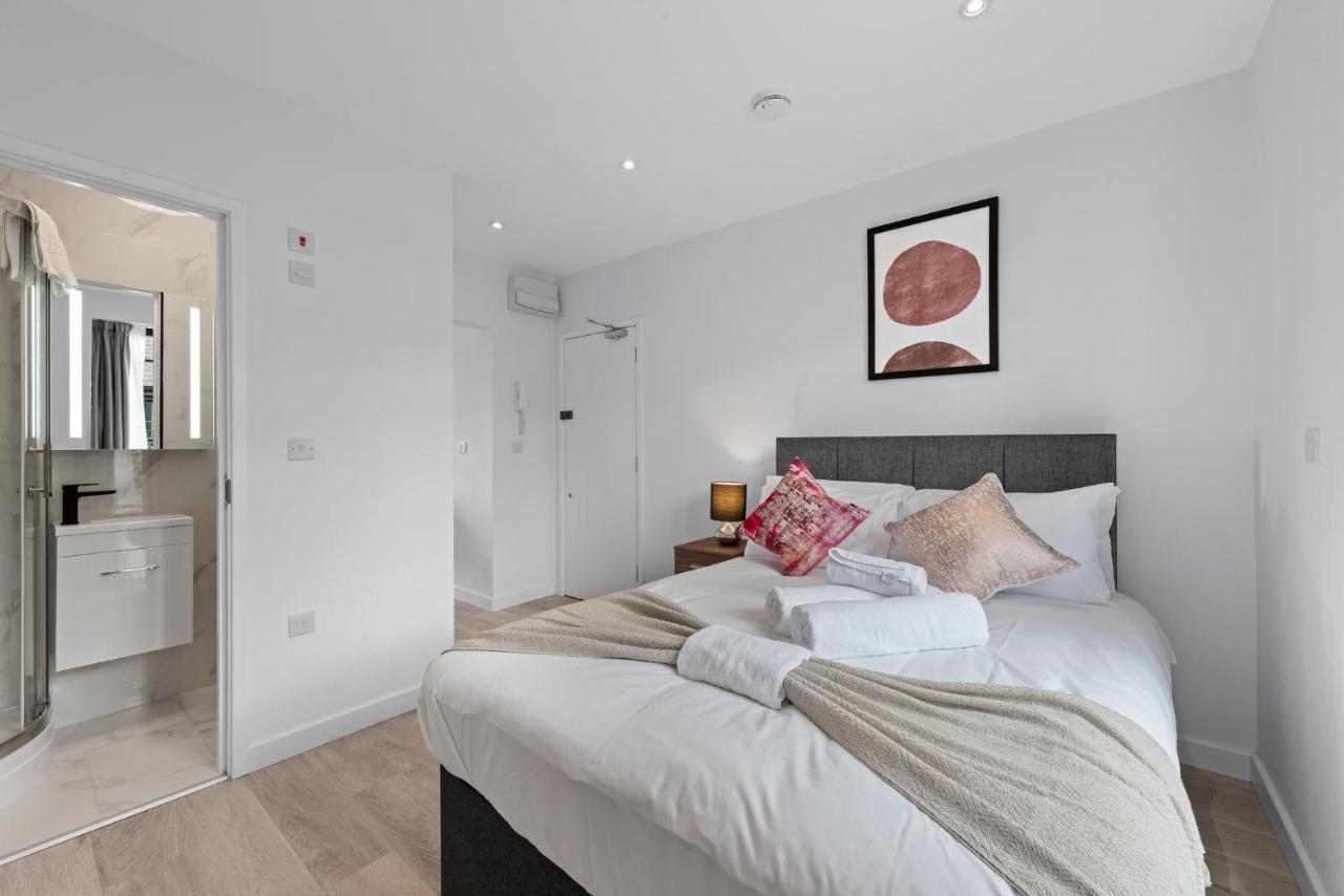 Lovely 1 Bedroom With Outdoor Space