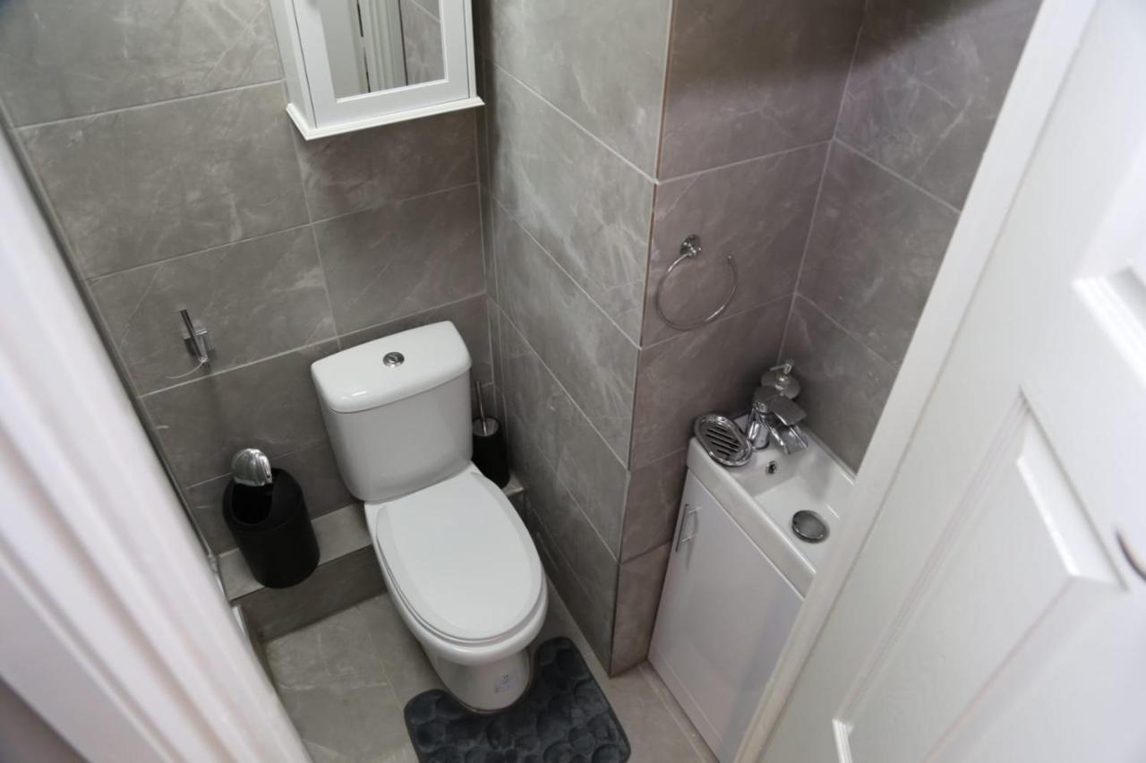 Chalet Budget Ensuite Woolwich