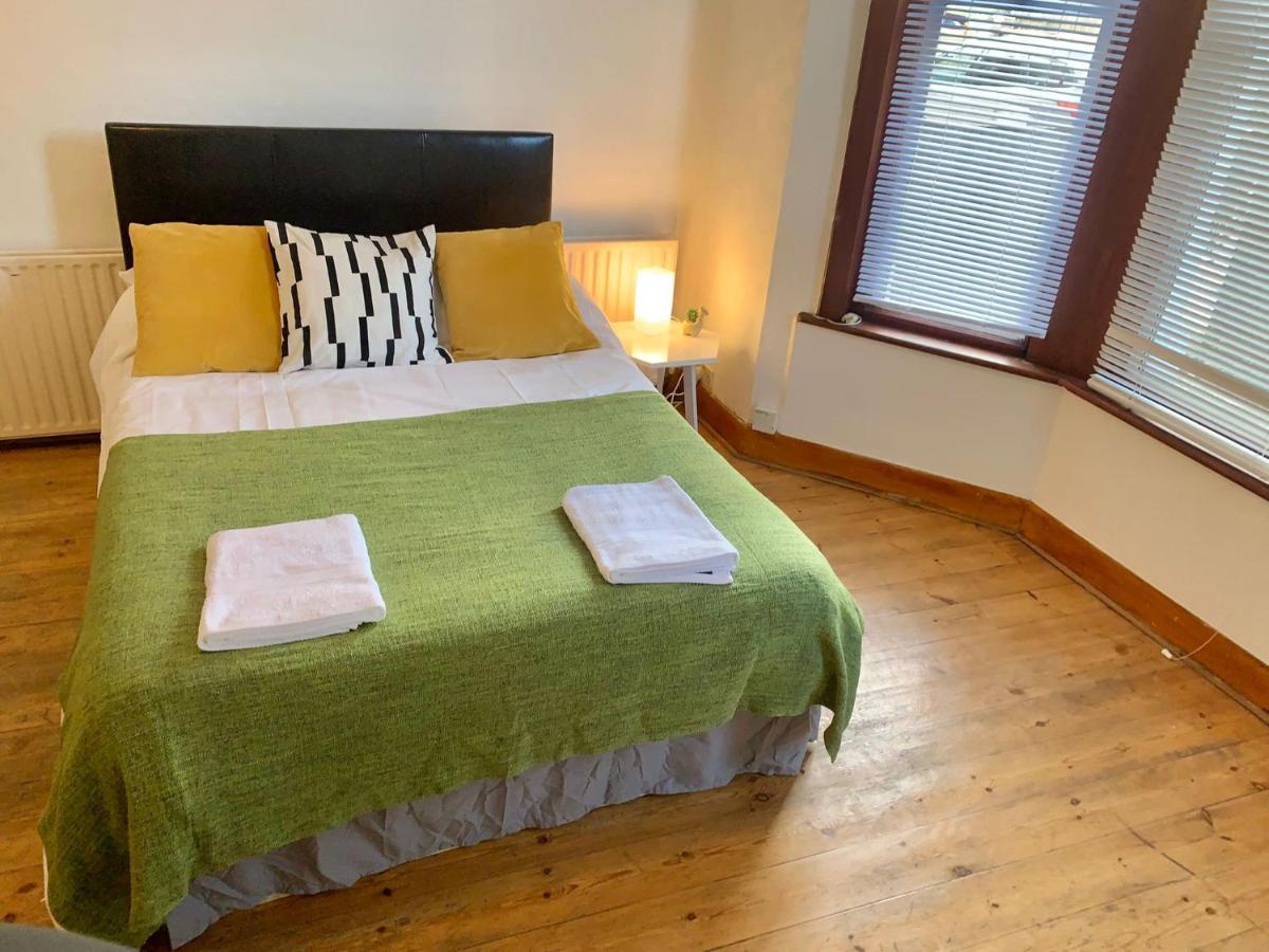 Balham, South Spacious 1, 6 Available Homestay