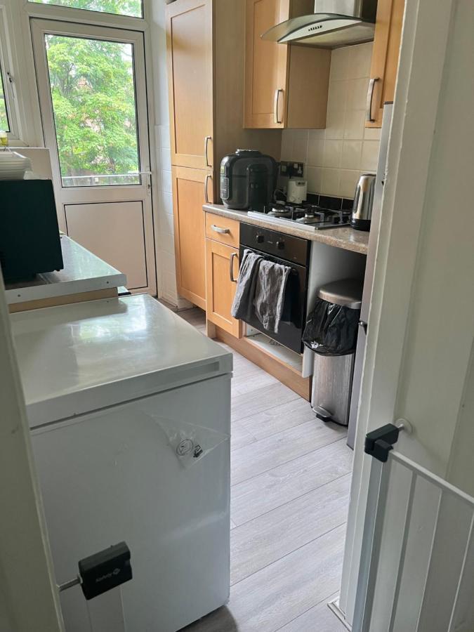Lovely Forest Hill Flat London