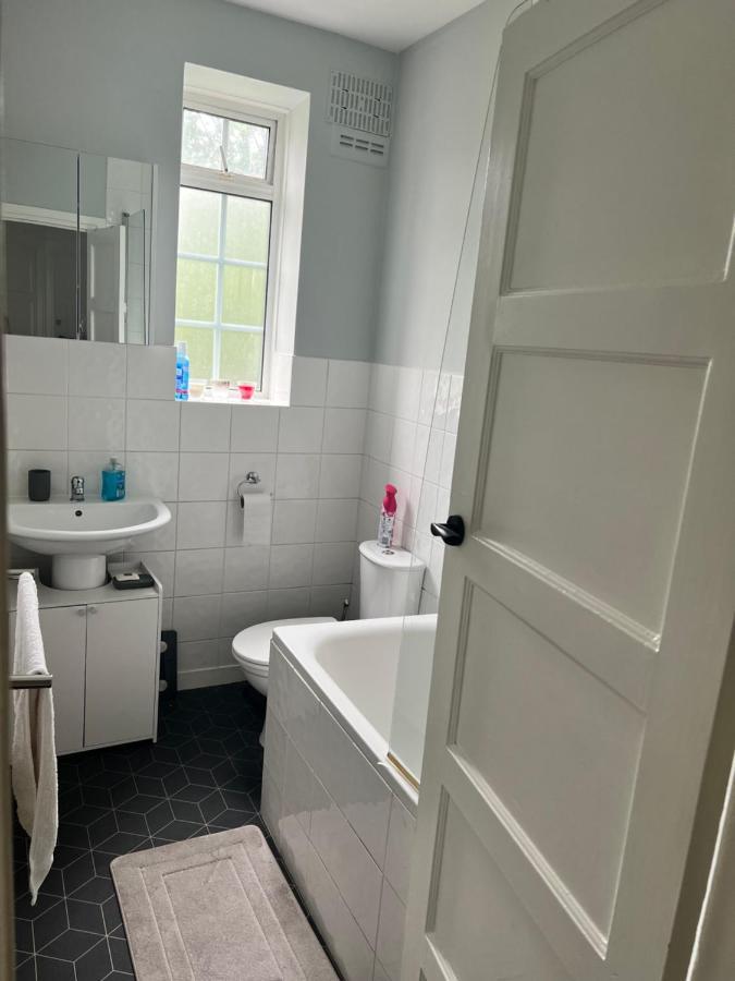 Lovely Forest Hill Flat London