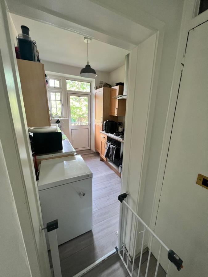 Lovely Forest Hill Flat Leilighet London