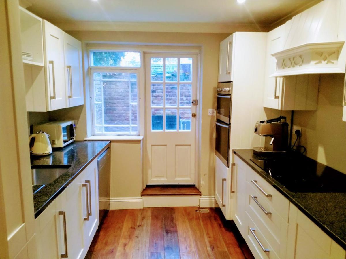Apartment Elegant Parkside Flat: Blackheath Common Period Building *