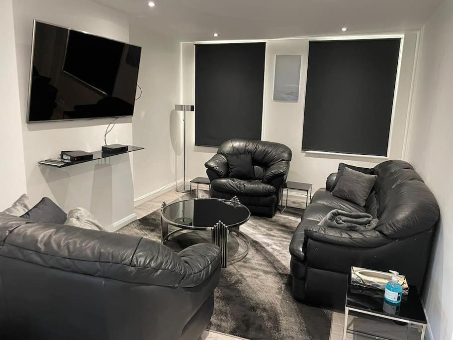 Lovely 3 Bedroom Flat In North Apartment