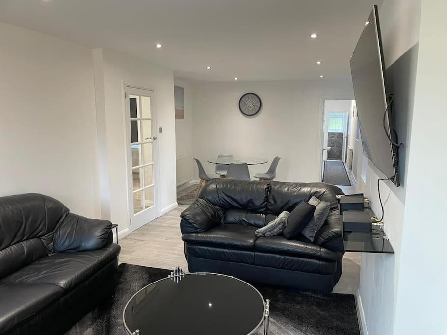 Lovely 3 Bedroom Flat In North * London