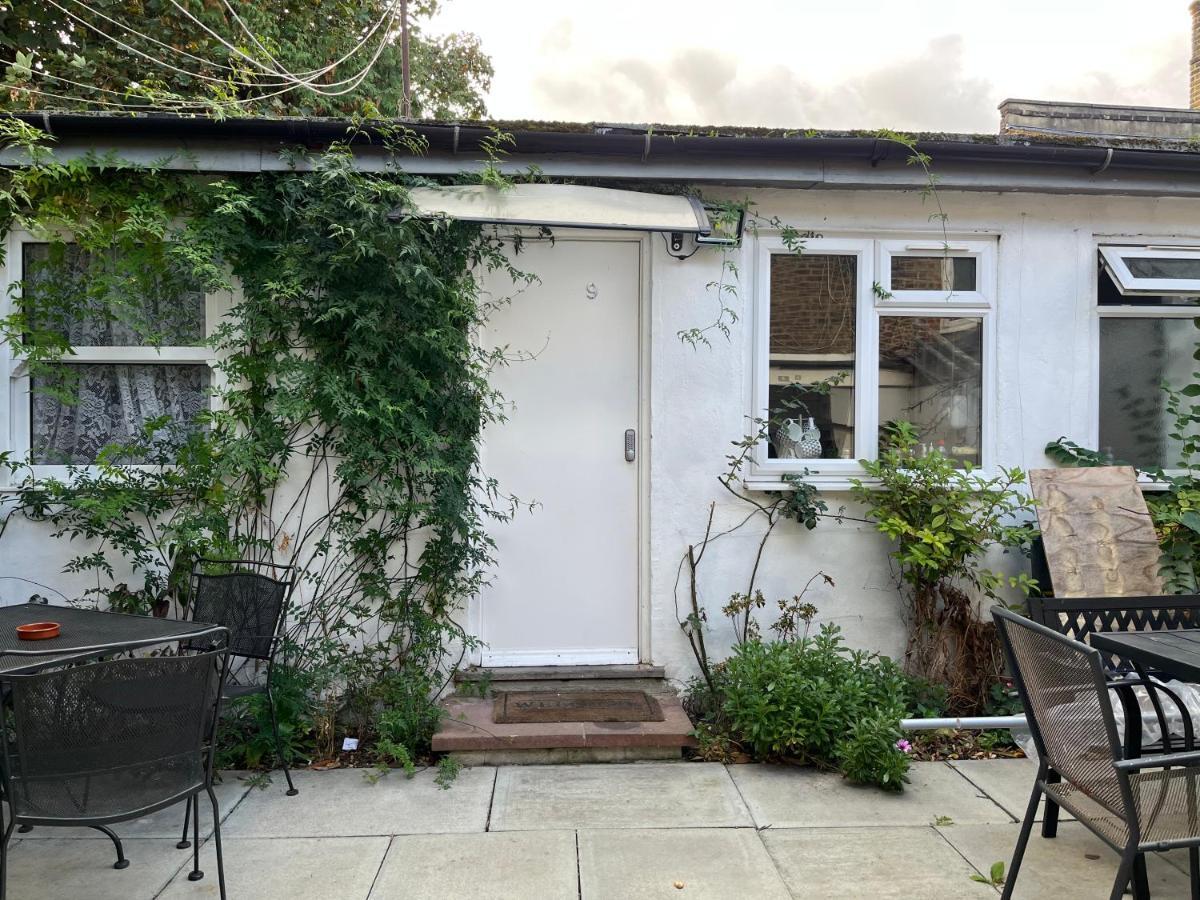 Bubblesbnb- Lovely 1 Bedroom Studio Flat Apartment London