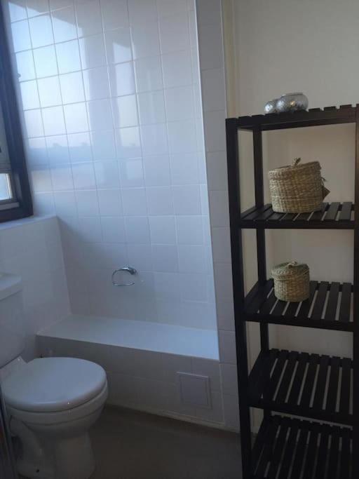 3 Bedroom Flat In Maida Vale Londen