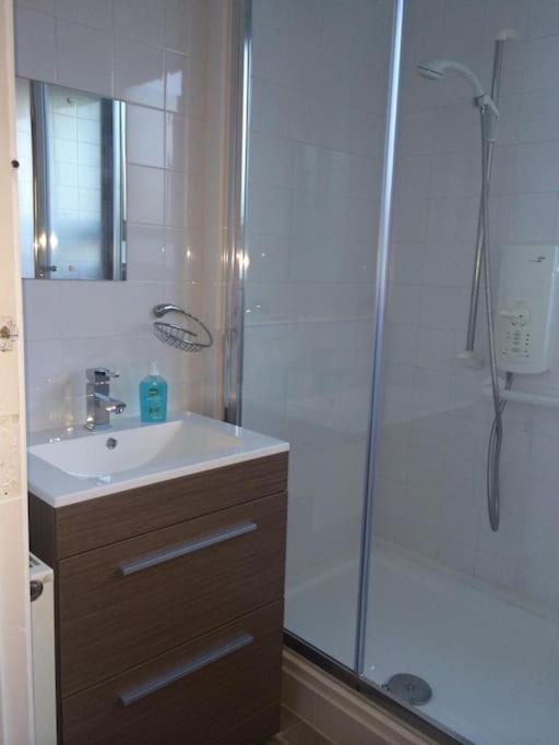 3 Bedroom Flat In Maida Vale * Londen