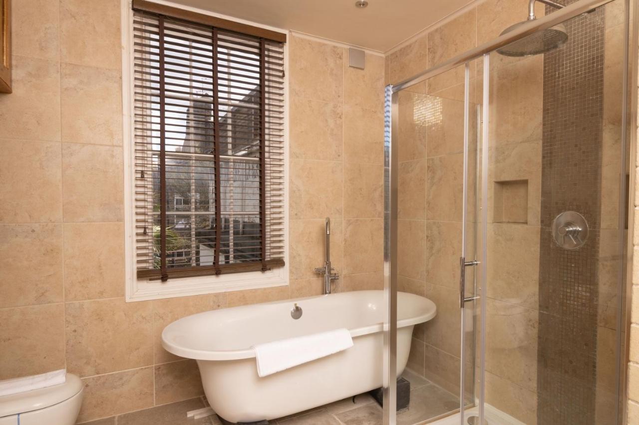 The Angel Place Hideaway - Fair 4bdr House With Terrace Apartment