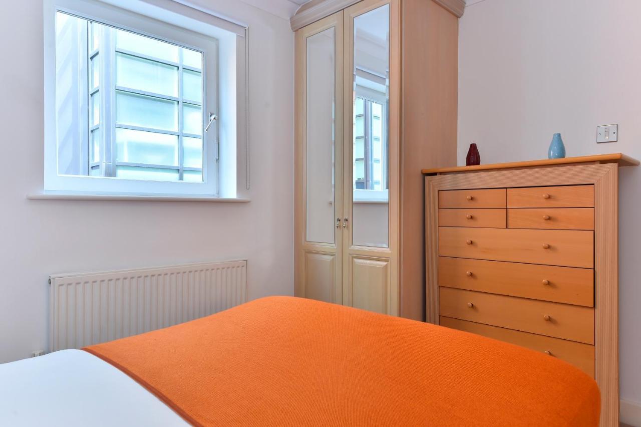 Apartment Mansion House London