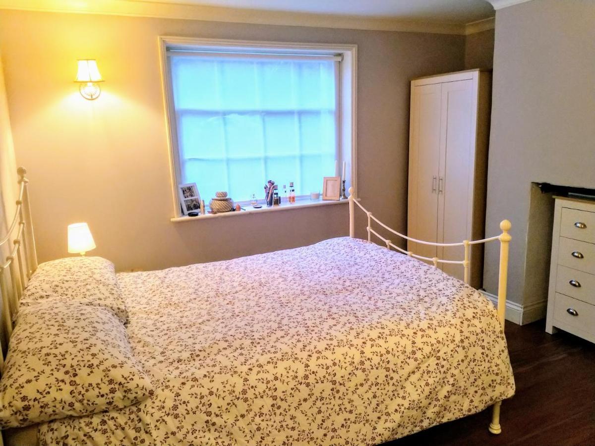 Elegant Parkside Flat: Blackheath Common Period Building Apartment