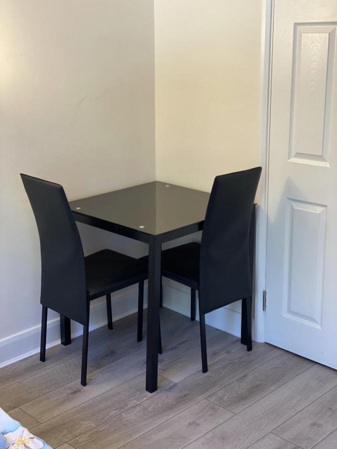 Appartement Lovely Studio Flat In The Heart Of *
