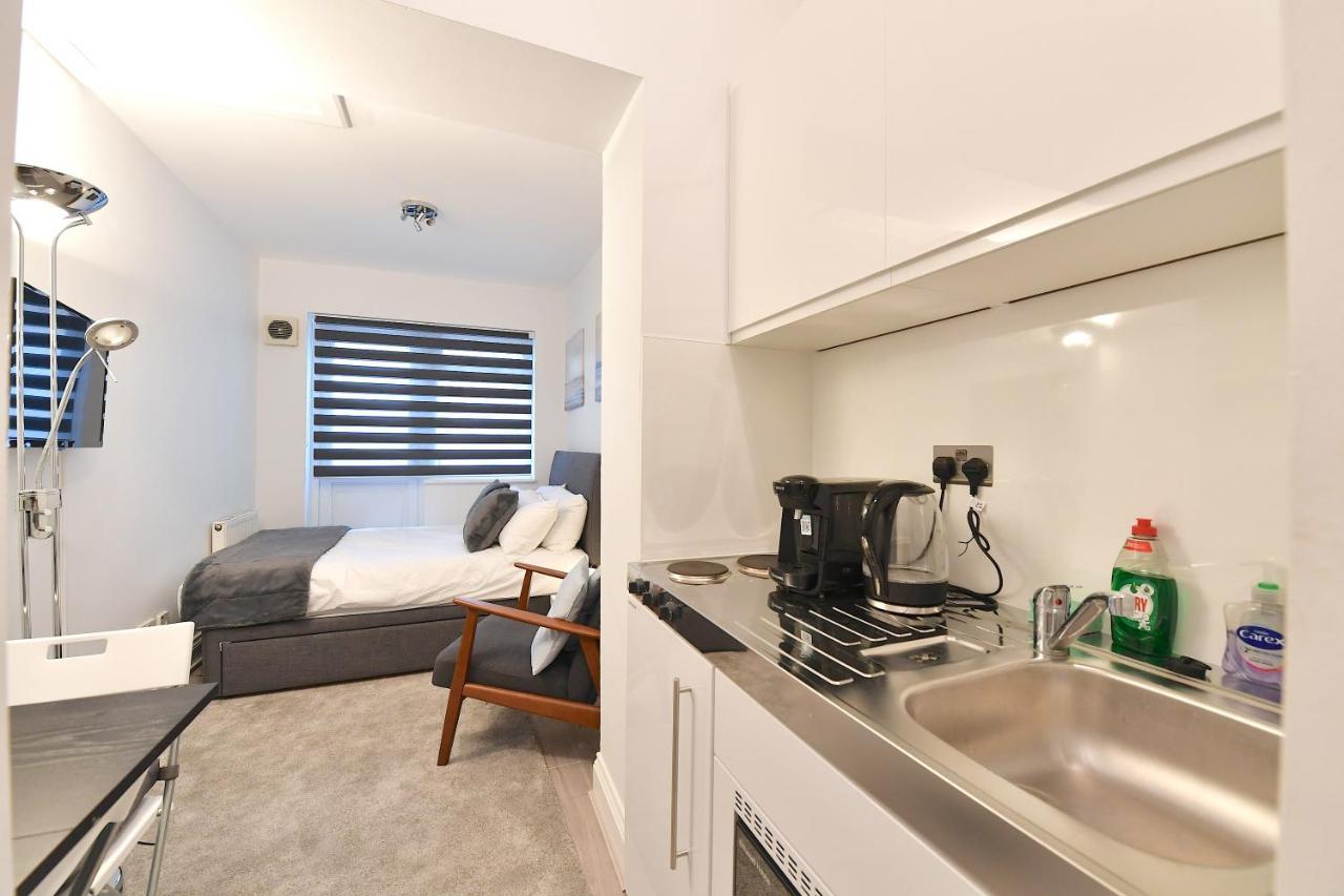 Very Close To Line Underground Shepherds Bush And Westfield Newly Refurbished Apartment *