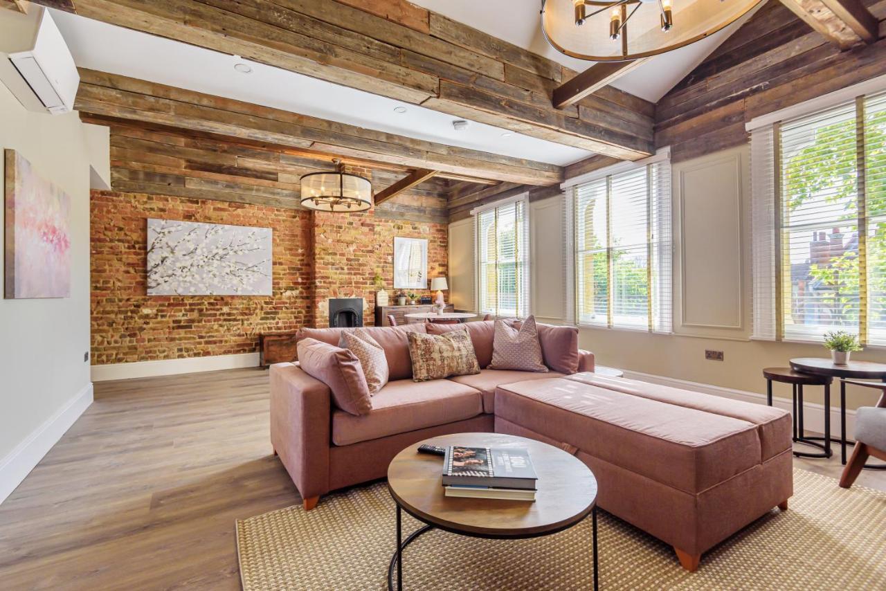 Oak & Poppy Aparthotel London