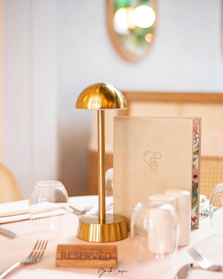 Oak & Poppy Aparthotel London