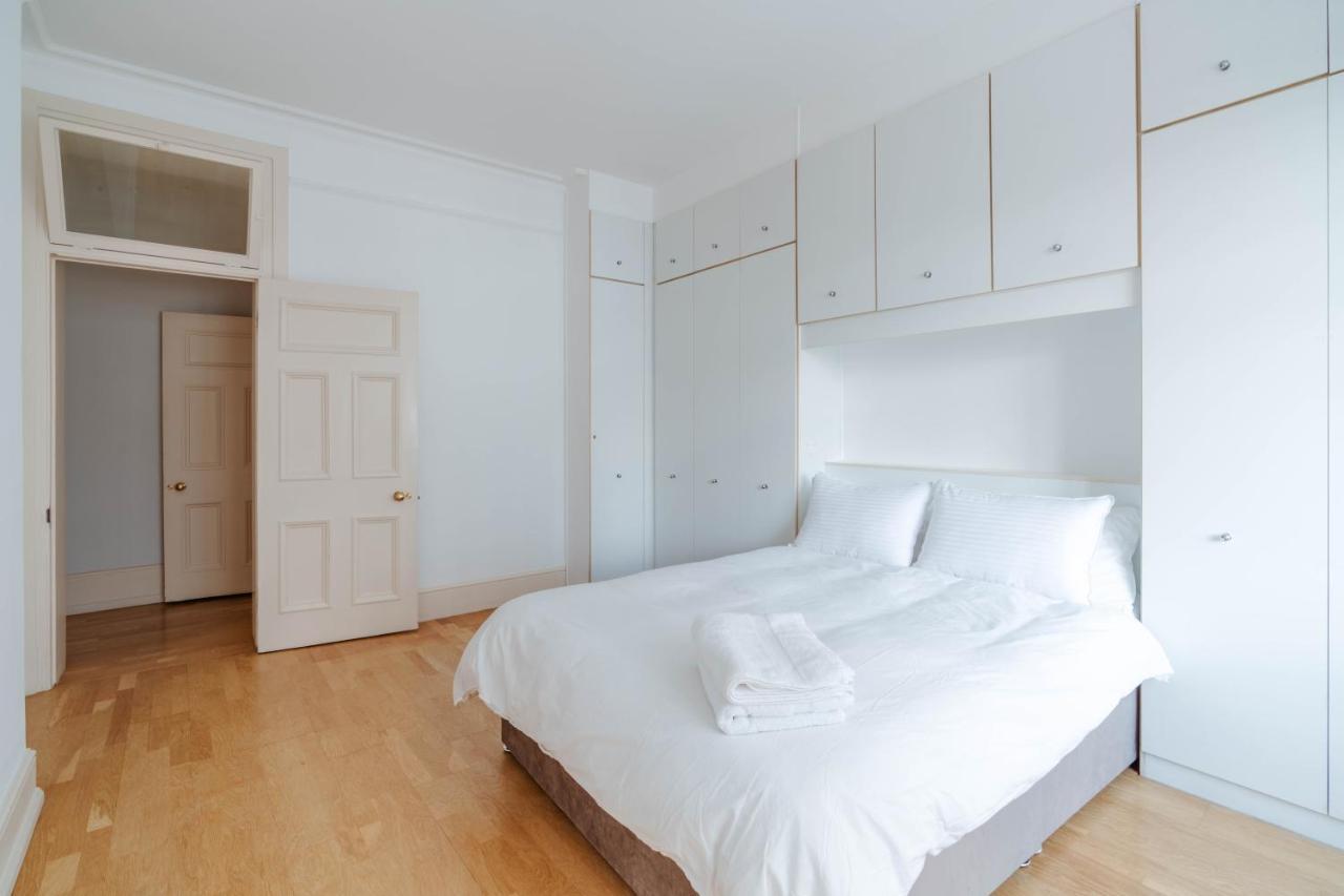 Bright Space In The Heart Of Apartment