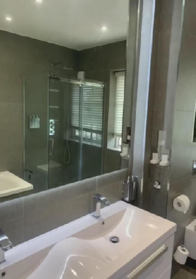 Wandsworth, South Deluxe King 5 * London