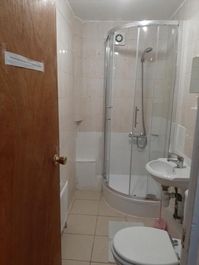 Single Bedrooms With Wifi&underbed 10 Privatunterkunft *