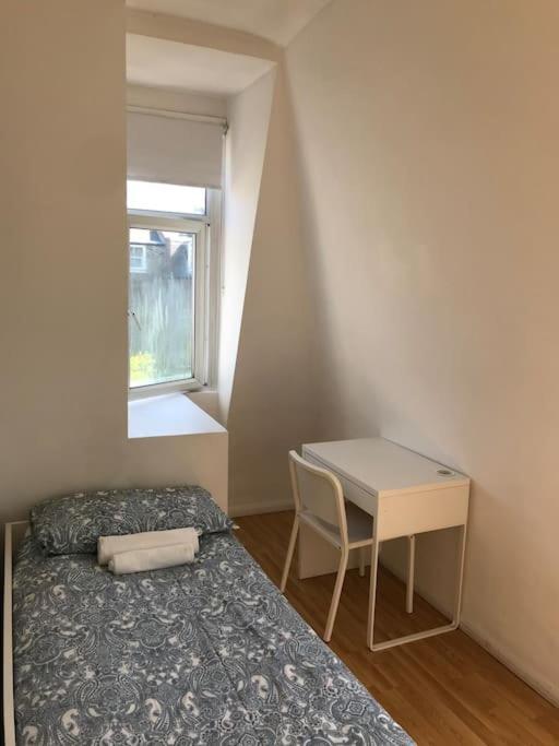 Single Bedrooms With Wifi&underbed 10 London