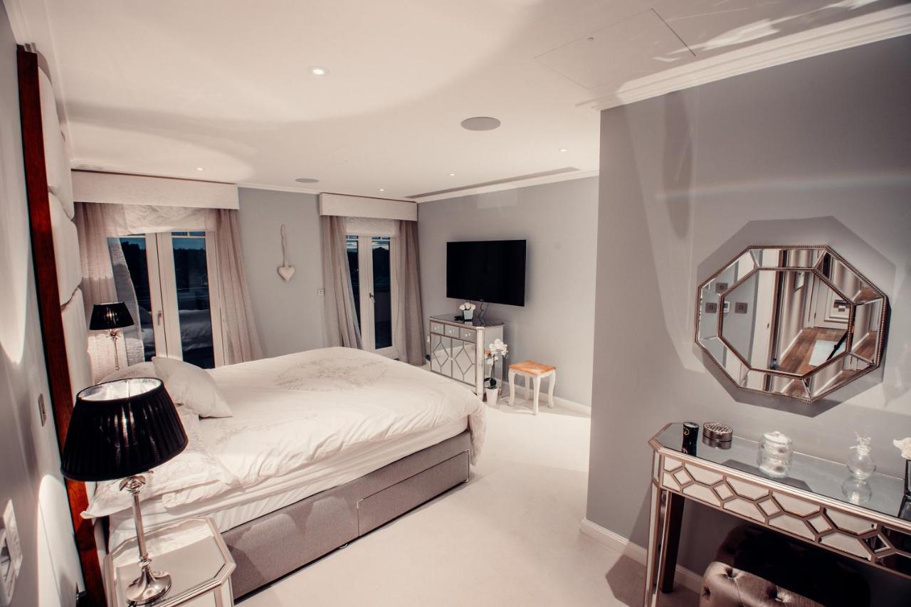 Apartment Lovely 4/bdr Penthouse W/ Lovely Views