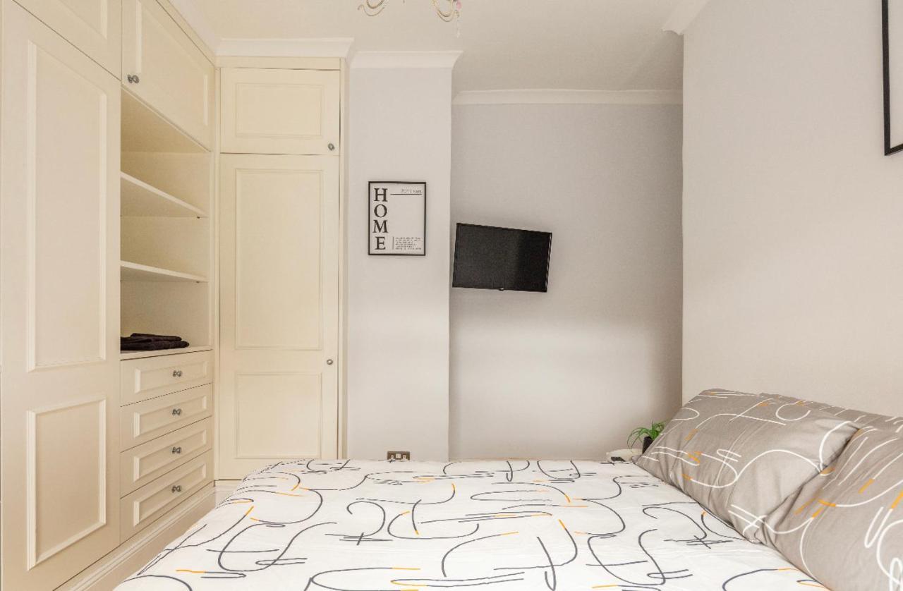 Luxury Specious En-suite In Guest house *