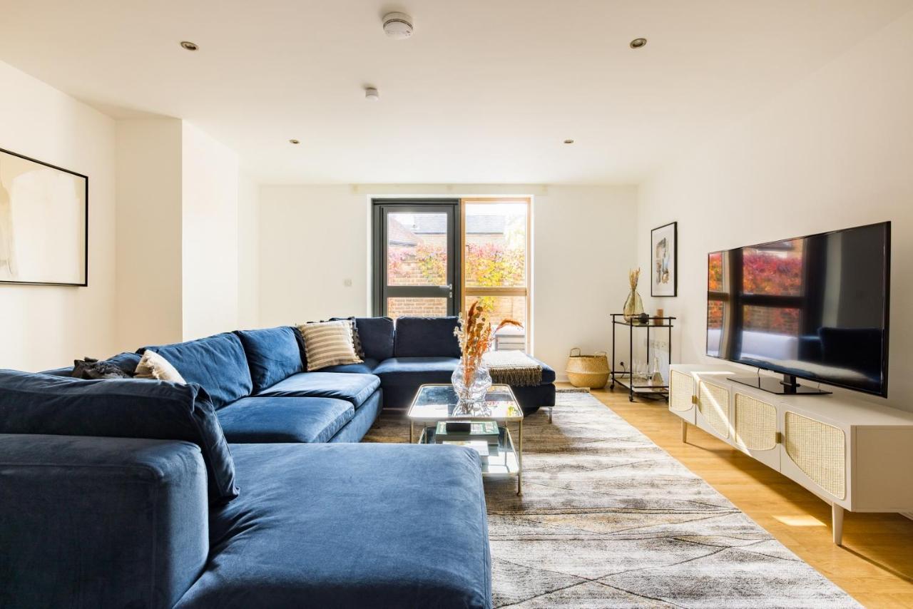 The Clapham Dream - Captivating 3bdr With Garden & Parking Appartement Londen