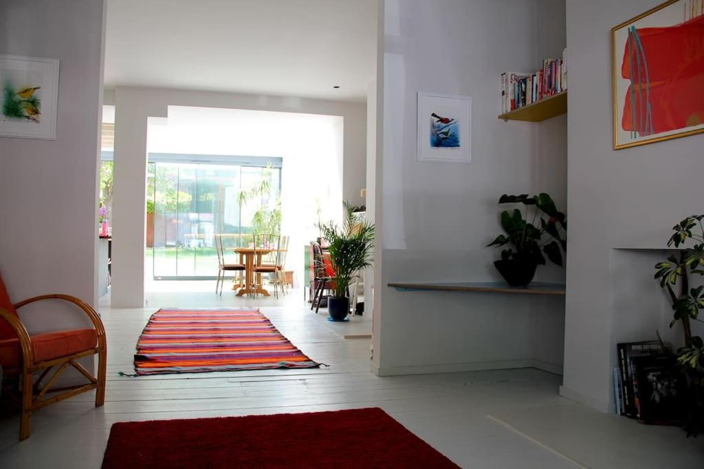 Ferienhaus Large, Modern, Light, Open Plan Designer House London