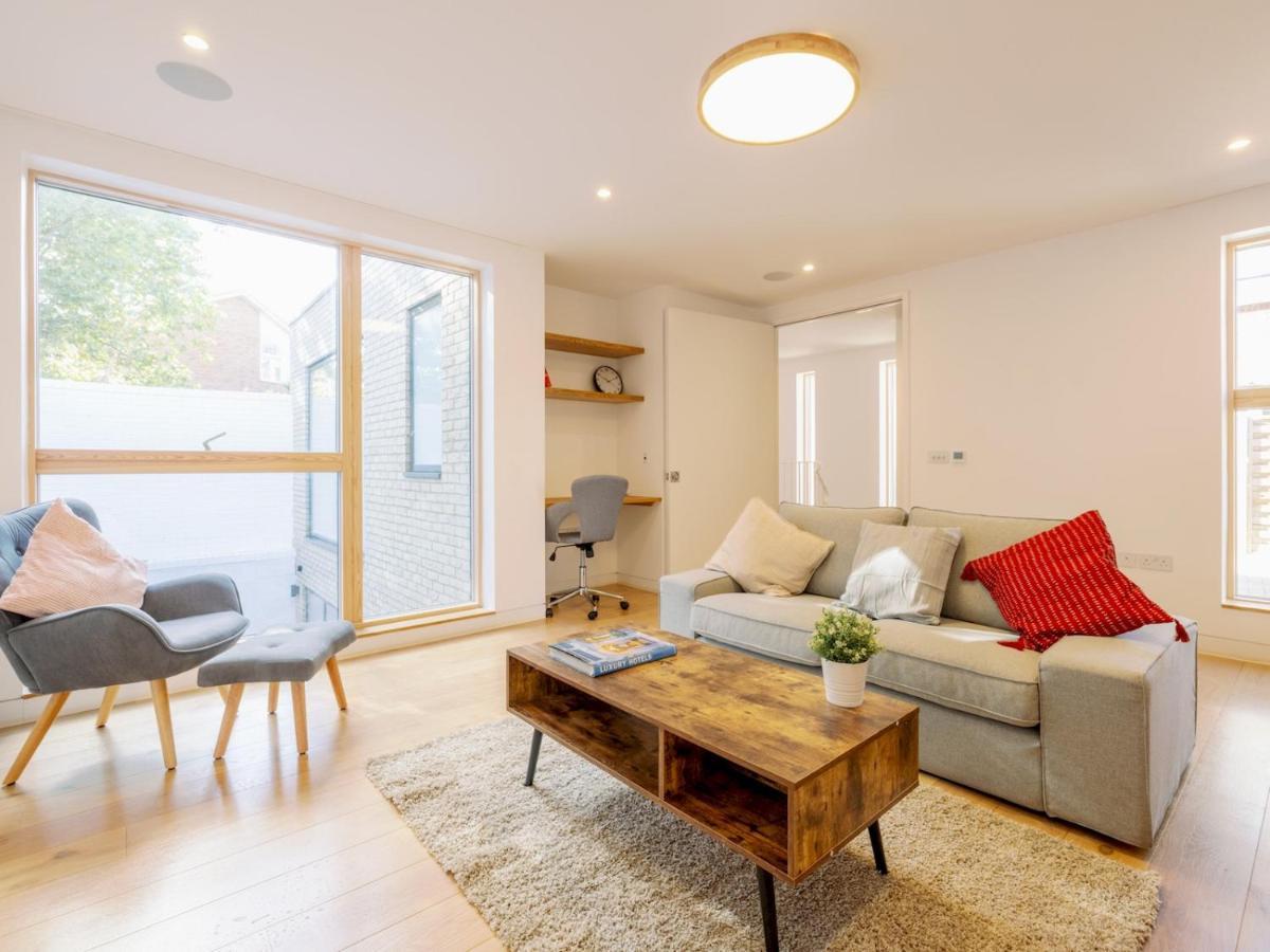 Pass The Keys - Spacious Modern Flat With Garden, In South West Ferienhaus