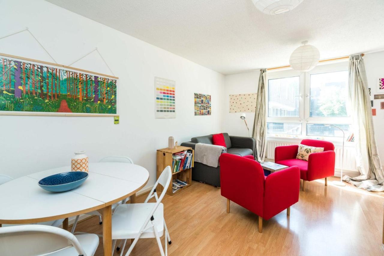 Bright & Cosy Close To